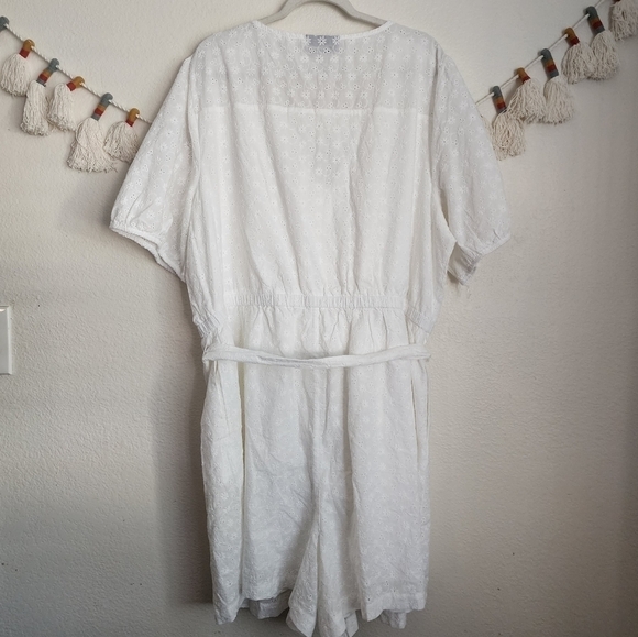 Lane Bryant Crochet Eyelet Daisy Print White Belted Button Down Romper Boho 26 - Picture 7 of 12